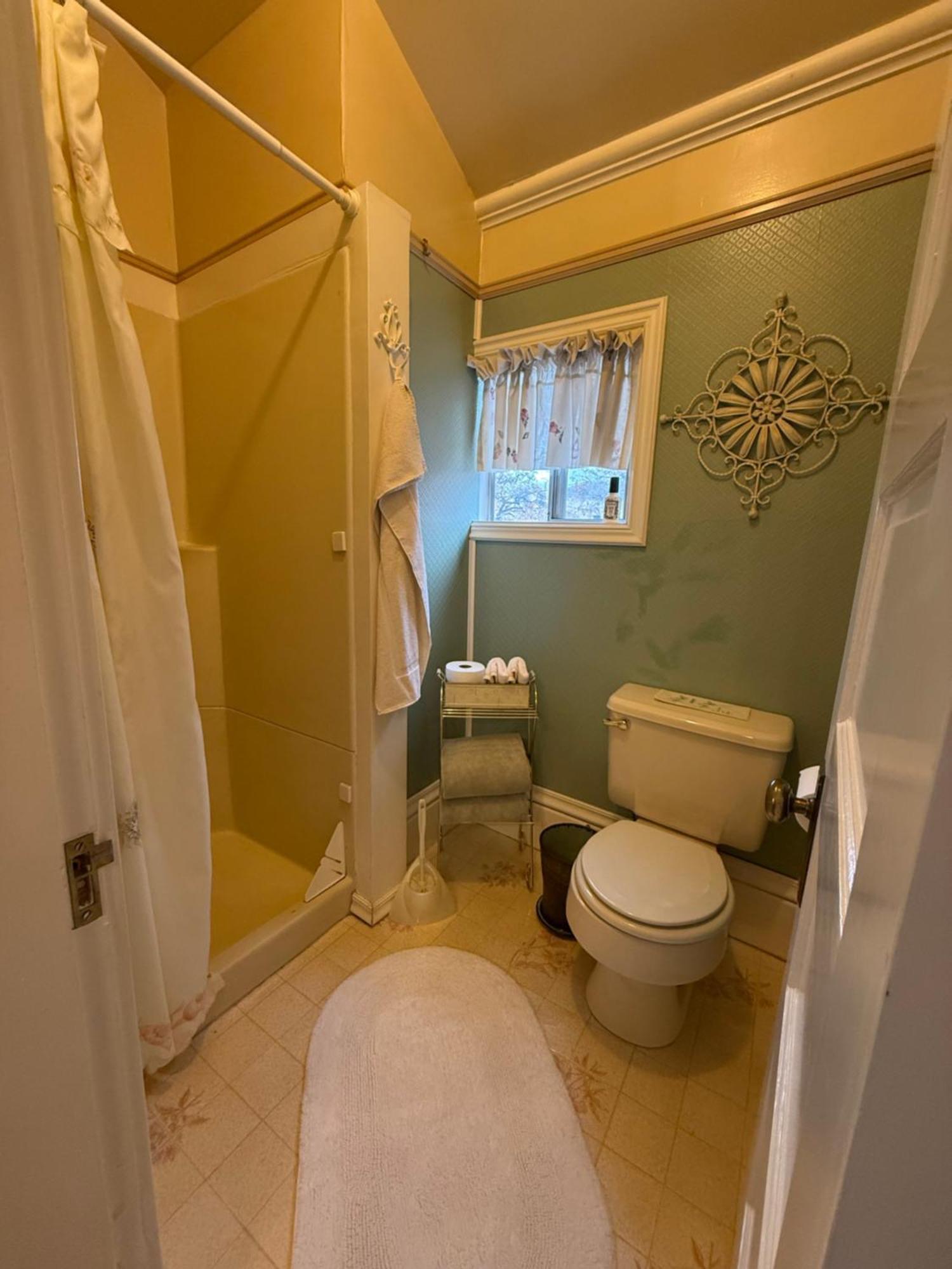 Roseberry House Bed And Breakfast Сюзънвил Екстериор снимка