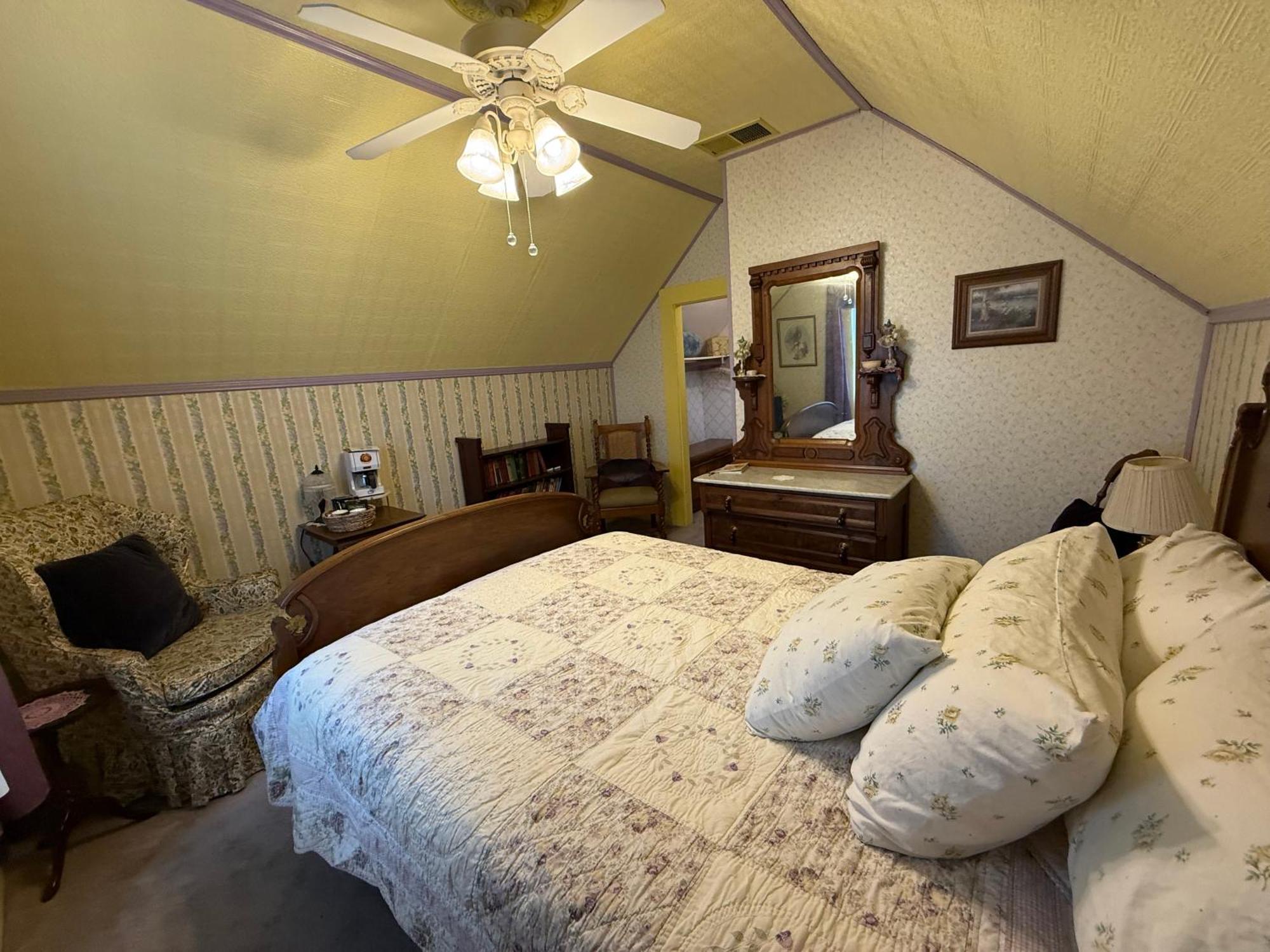 Roseberry House Bed And Breakfast Сюзънвил Екстериор снимка