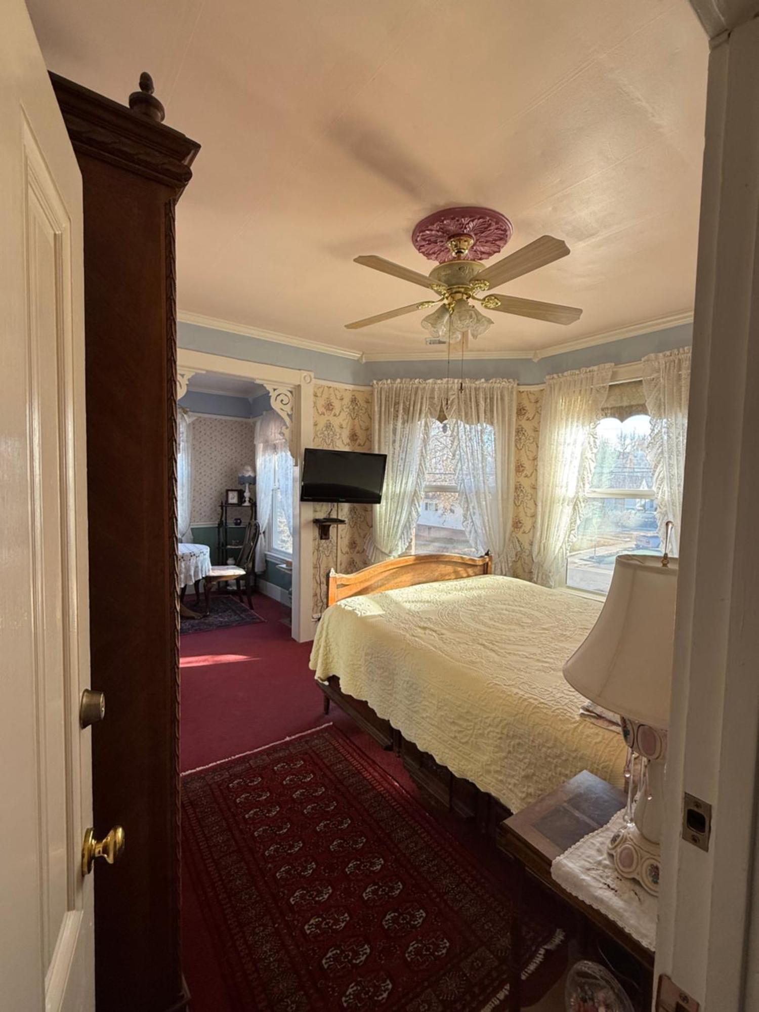 Roseberry House Bed And Breakfast Сюзънвил Екстериор снимка