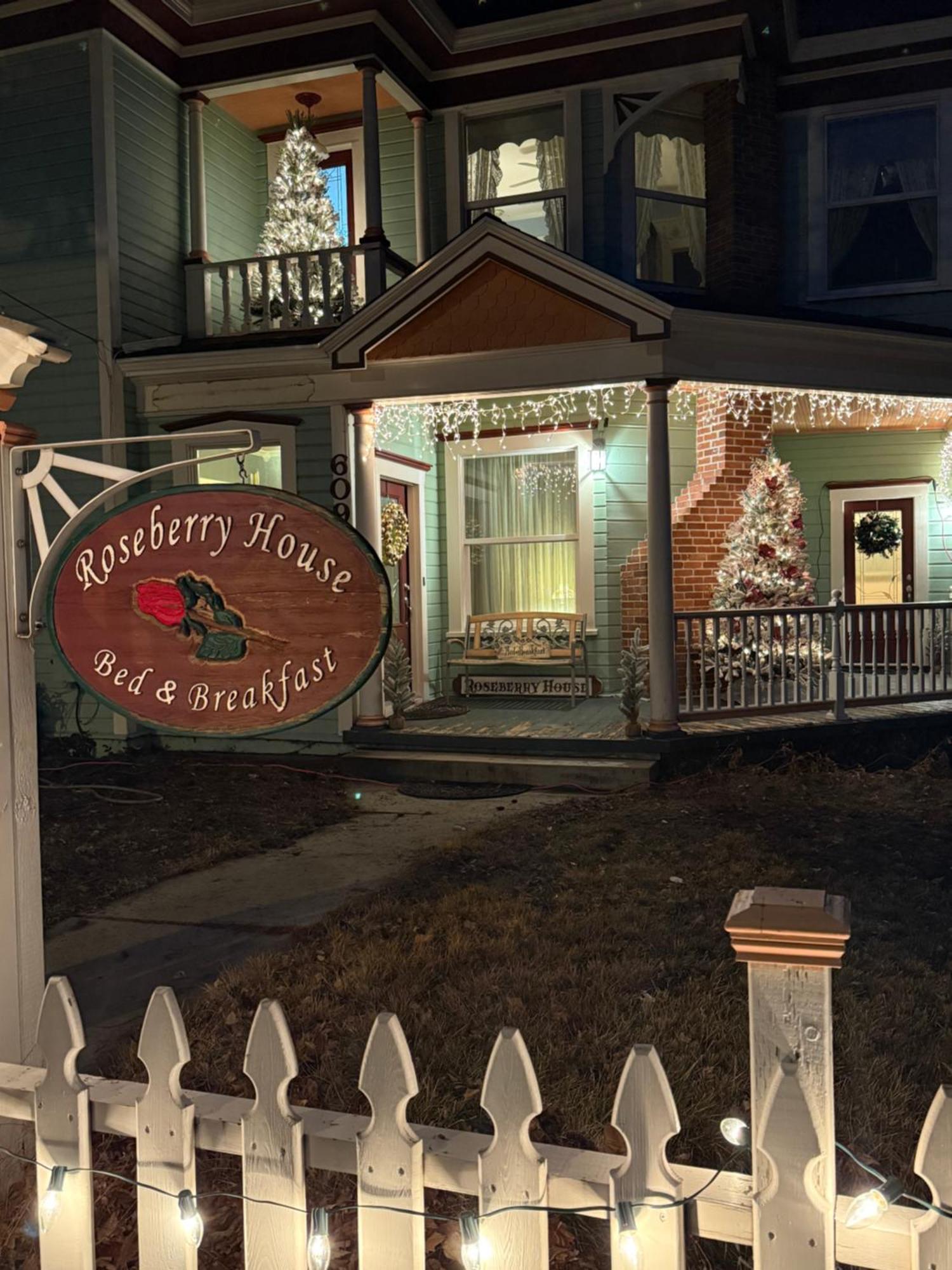 Roseberry House Bed And Breakfast Сюзънвил Екстериор снимка