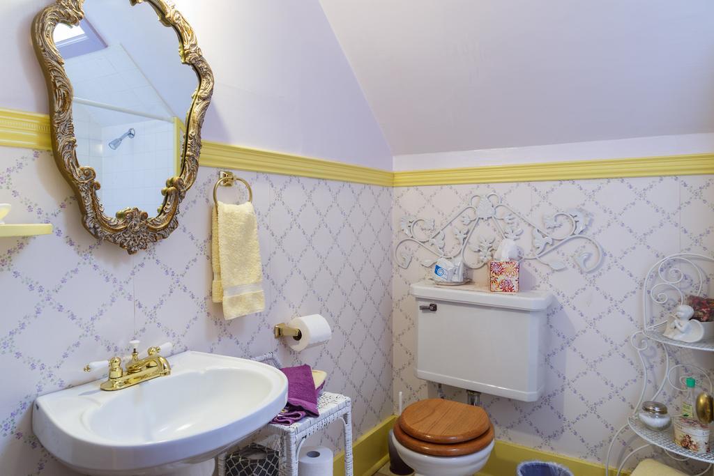 Roseberry House Bed And Breakfast Сюзънвил Екстериор снимка