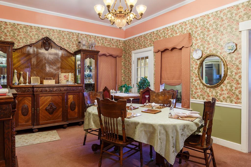 Roseberry House Bed And Breakfast Сюзънвил Екстериор снимка