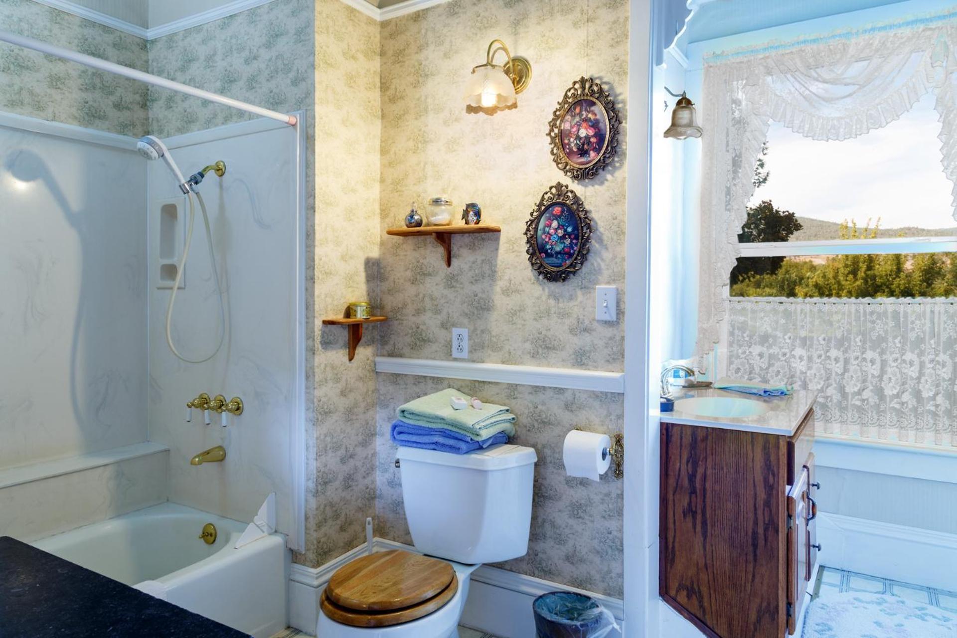 Roseberry House Bed And Breakfast Сюзънвил Екстериор снимка