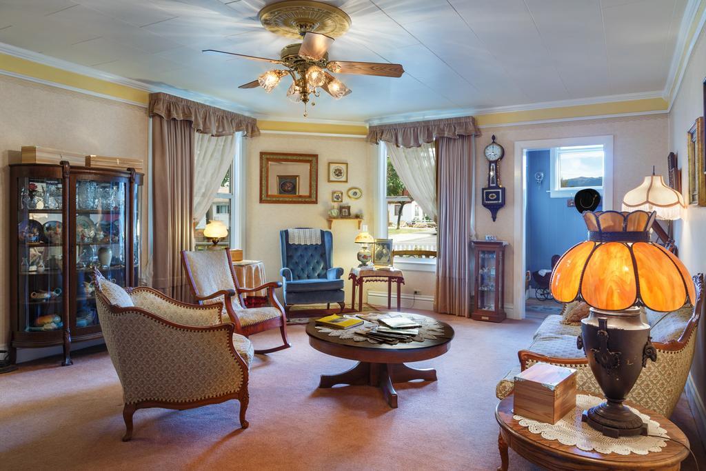 Roseberry House Bed And Breakfast Сюзънвил Екстериор снимка